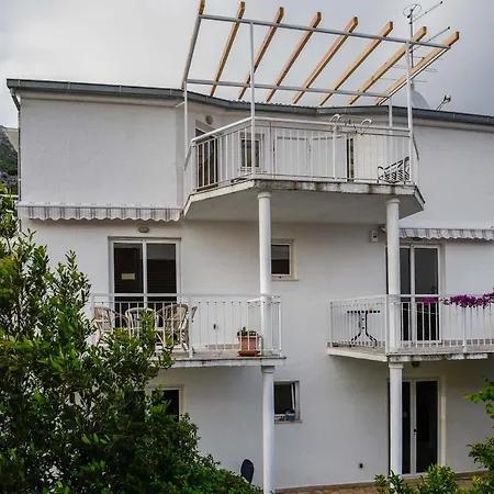 Jane Perna Lägenhet *