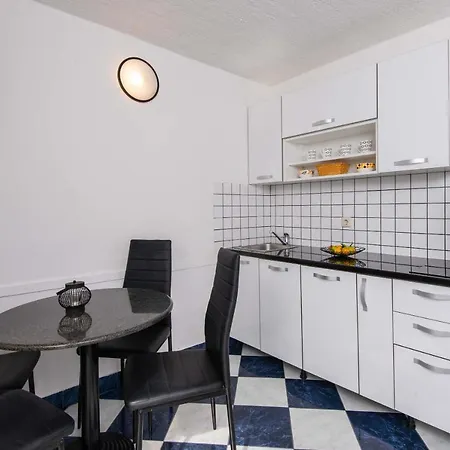 Appartement Jane Perna Kuciste