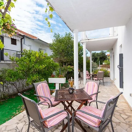 Jane Perna Appartement Kuciste